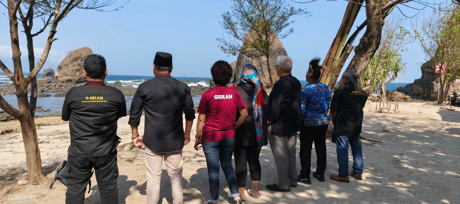 Gambar Besar