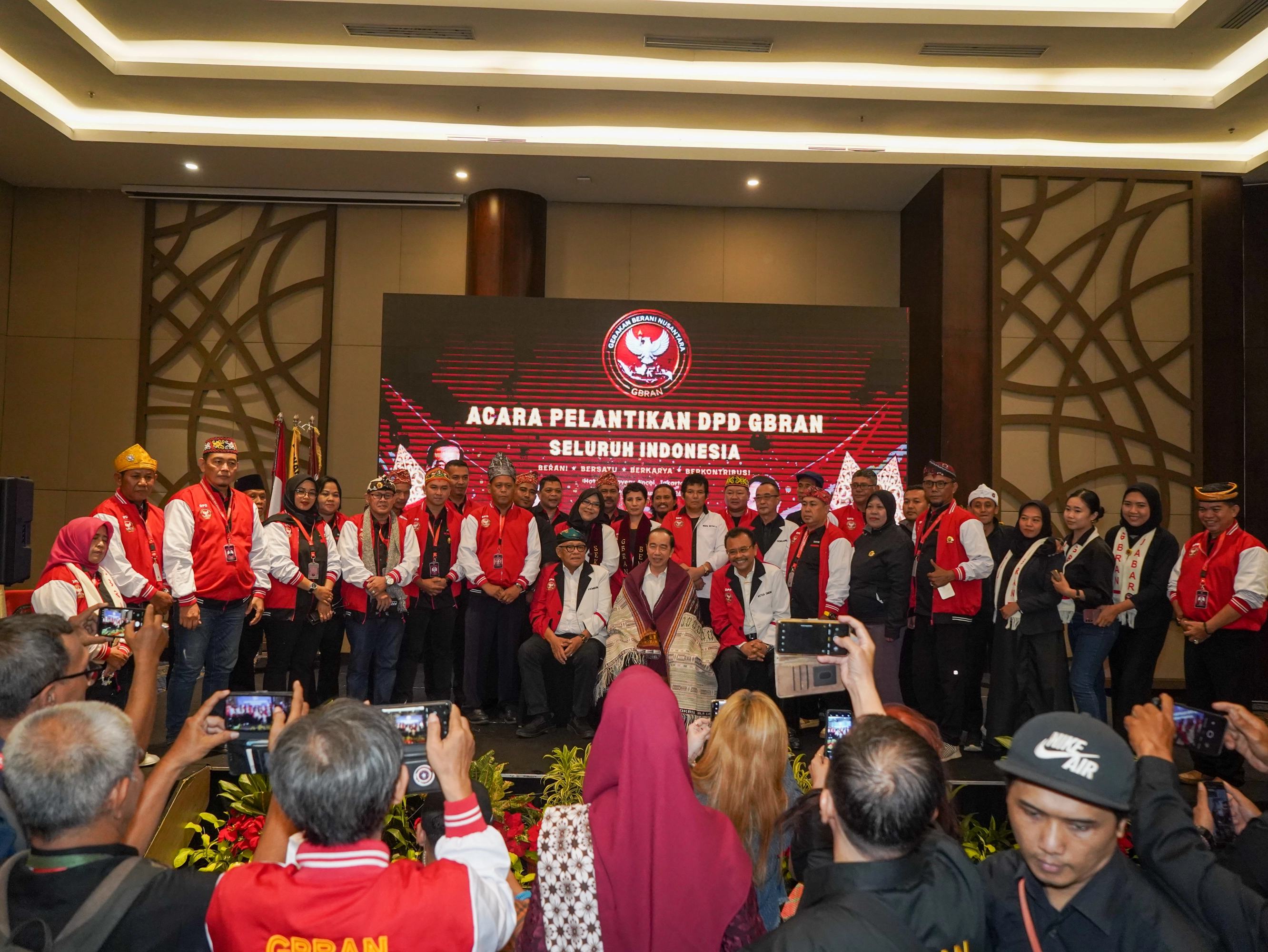 Gambar Besar