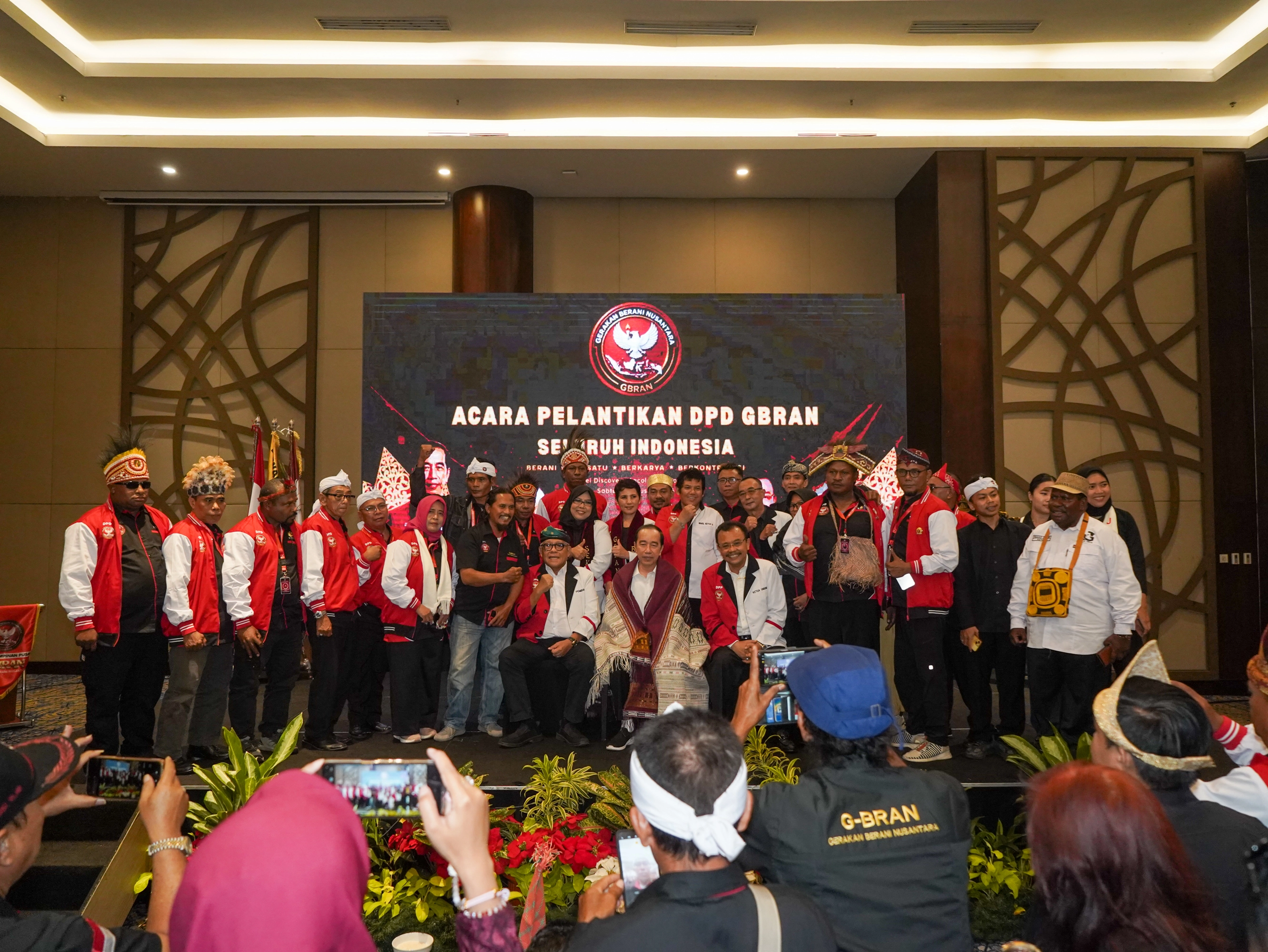 Gambar Besar