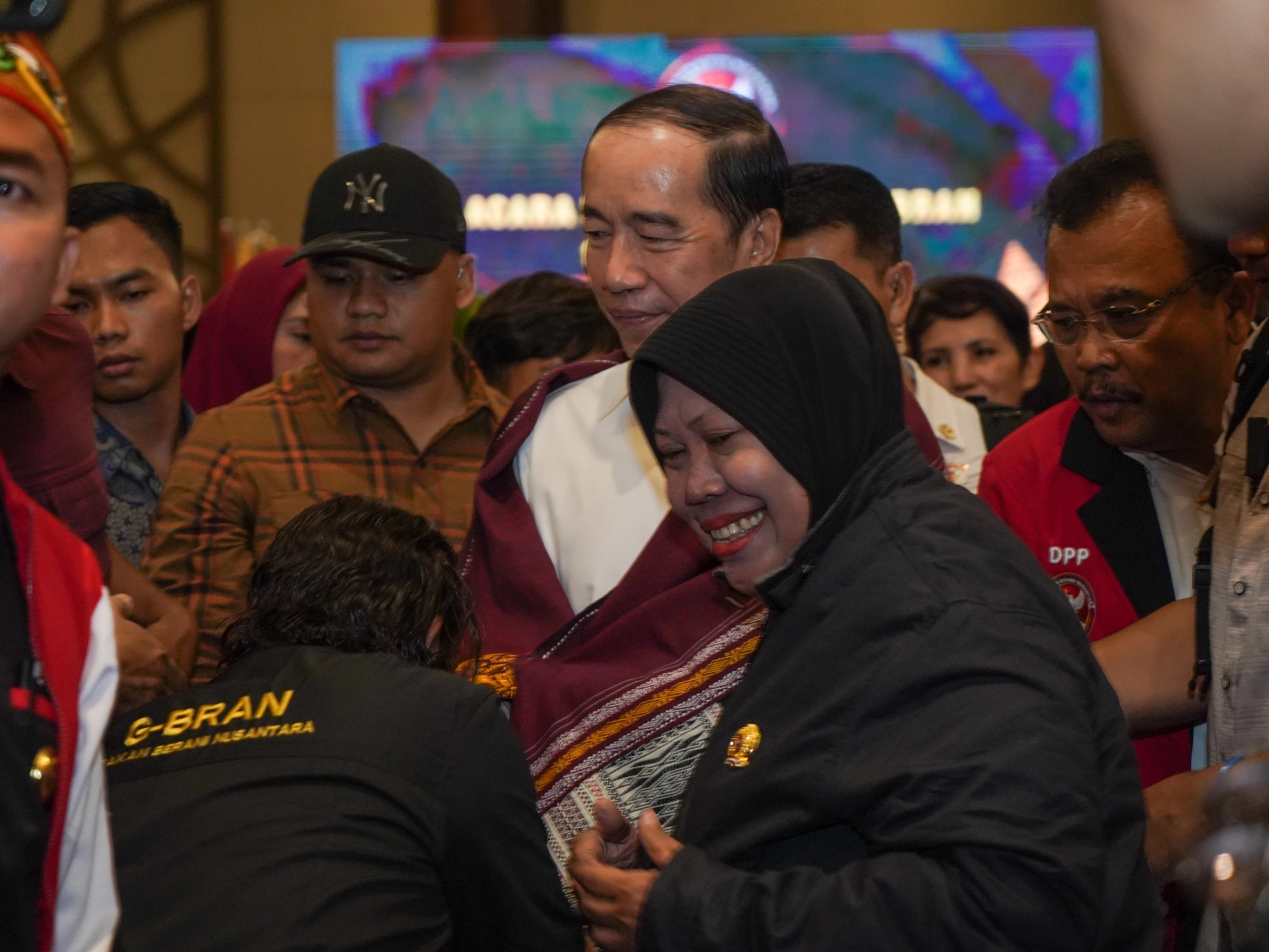 Gambar Besar